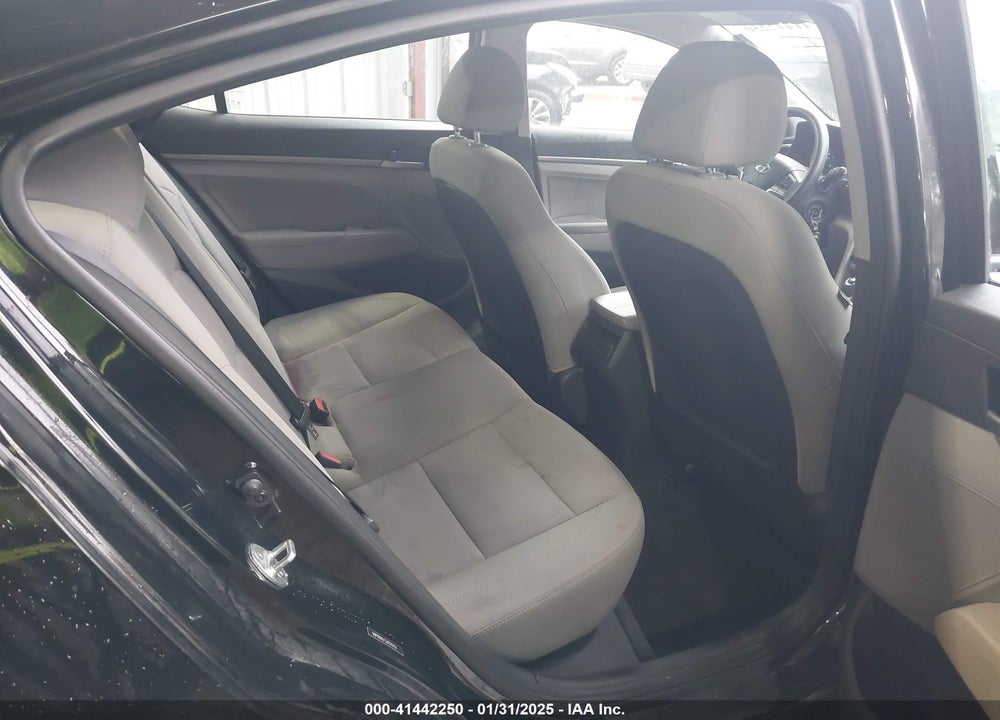 2018 HYUNDAI ELANTRA VIN: 5NPD84LF5JH310151
