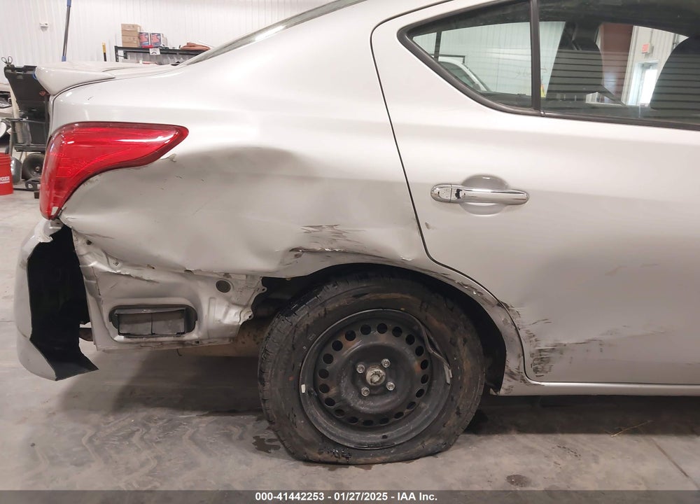2018 NISSAN VERSA 1.6 SV VIN: 3N1CN7AP4JL875317