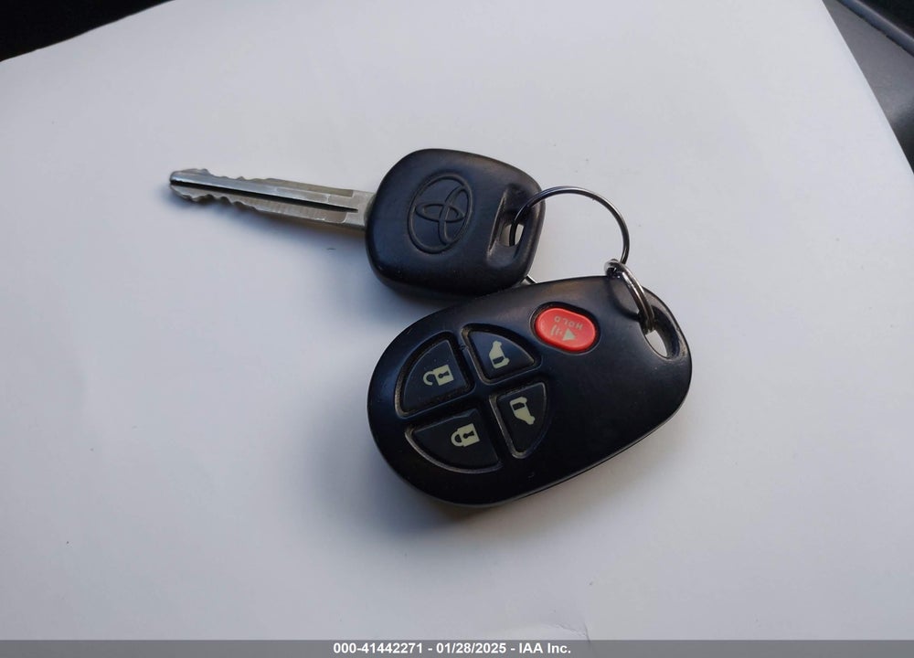 2008 TOYOTA SIENNA LE VIN: 5TDBK23C48S020846