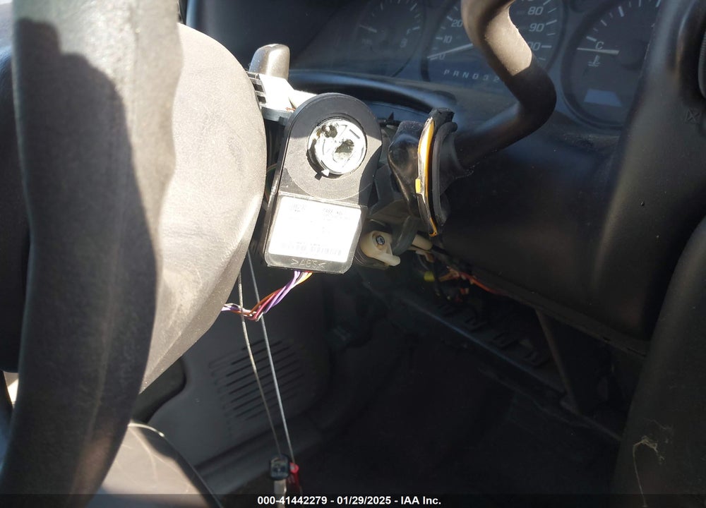 2001 CHEVROLET VENTURE WARNER BROS. W/ABB SEATS VIN: 1GNDX13E01D201117