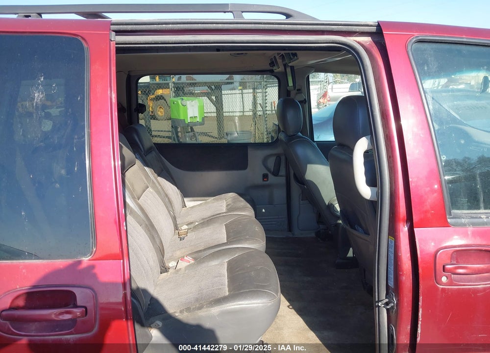 2001 CHEVROLET VENTURE WARNER BROS. W/ABB SEATS VIN: 1GNDX13E01D201117