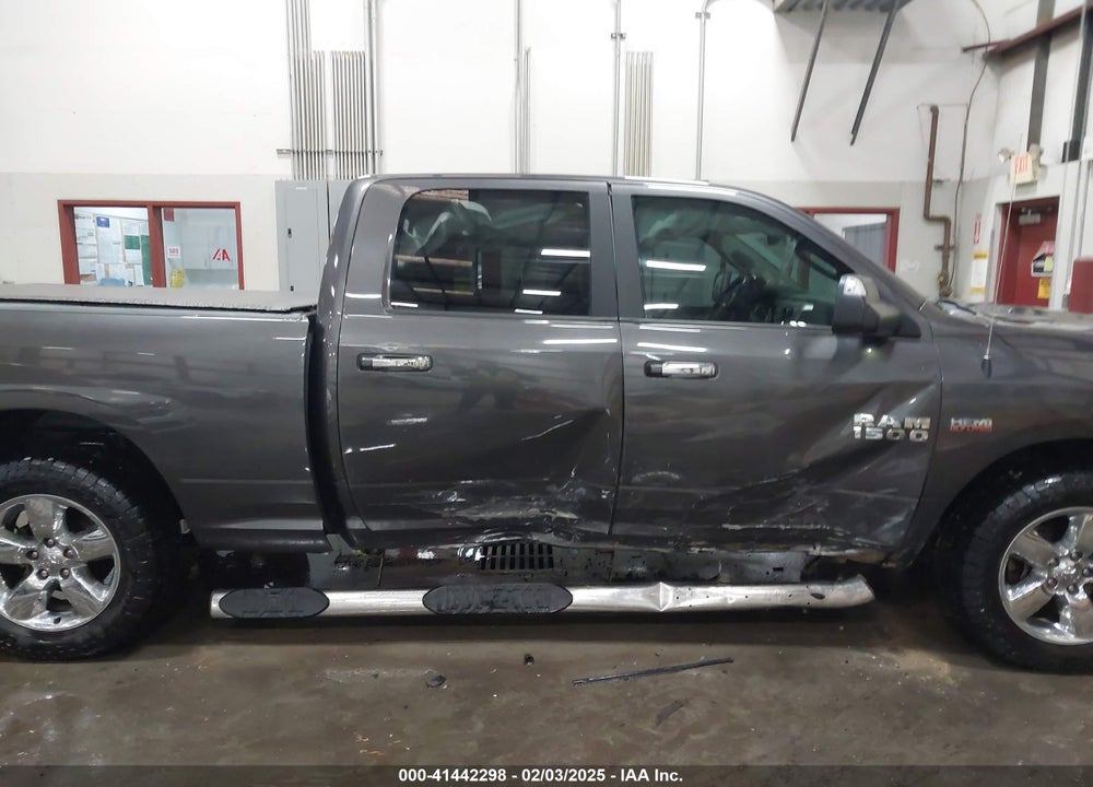 2018 RAM 1500 VIN: 1C6RR7TT5JS186157