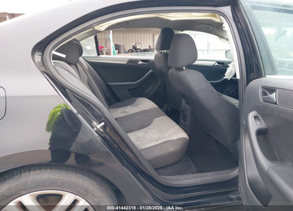 2017 VOLKSWAGEN JETTA VIN: 3VW2B7AJ2HM324284
