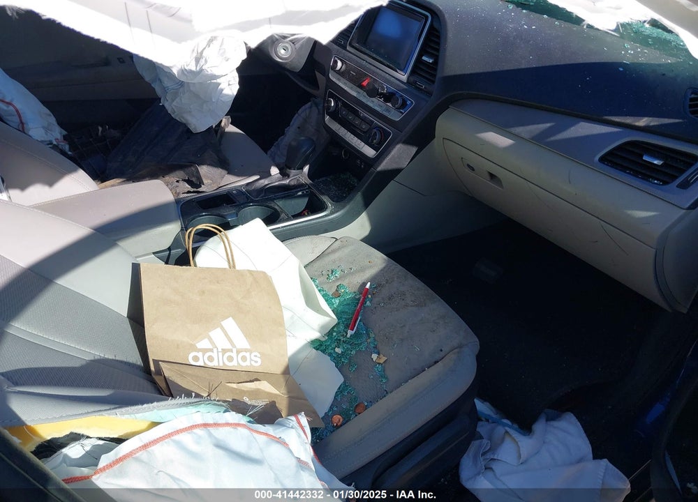 2019 HYUNDAI SONATA VIN: 5NPE24AF3KH801182