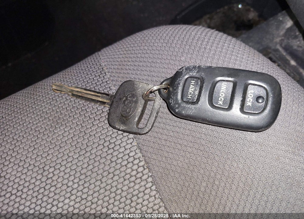 2003 TOYOTA MATRIX/XR VIN: 2T1KR32E23C112978