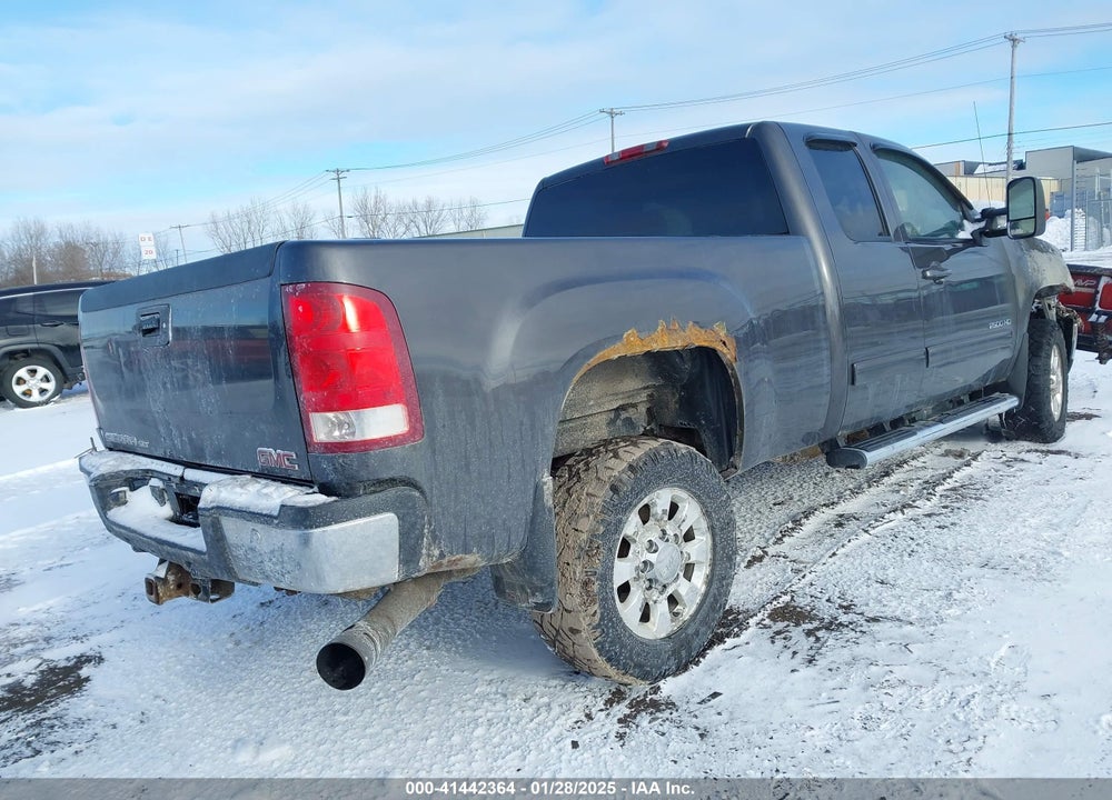 2011 GMC SIERRA 2500HD SLT VIN: 1GT221C88BZ158191