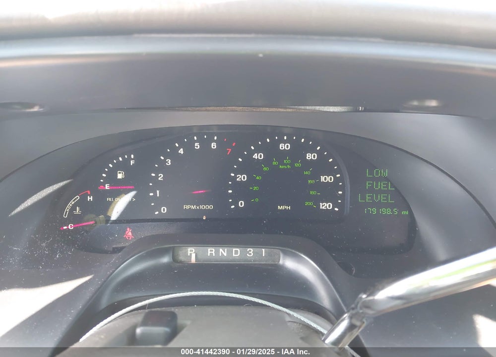 2002 LINCOLN CONTINENTAL VIN: 1LNHM97V22Y672557