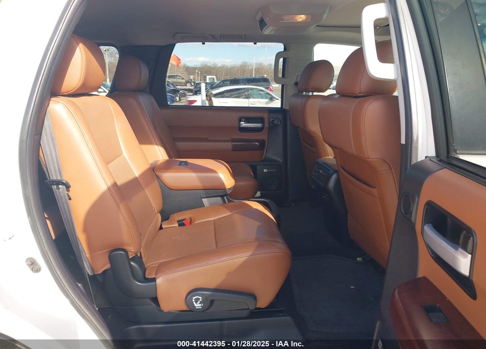 2015 TOYOTA SEQUOIA PLATINUM 5.7L V8 VIN: 5TDDW5G13FS124507