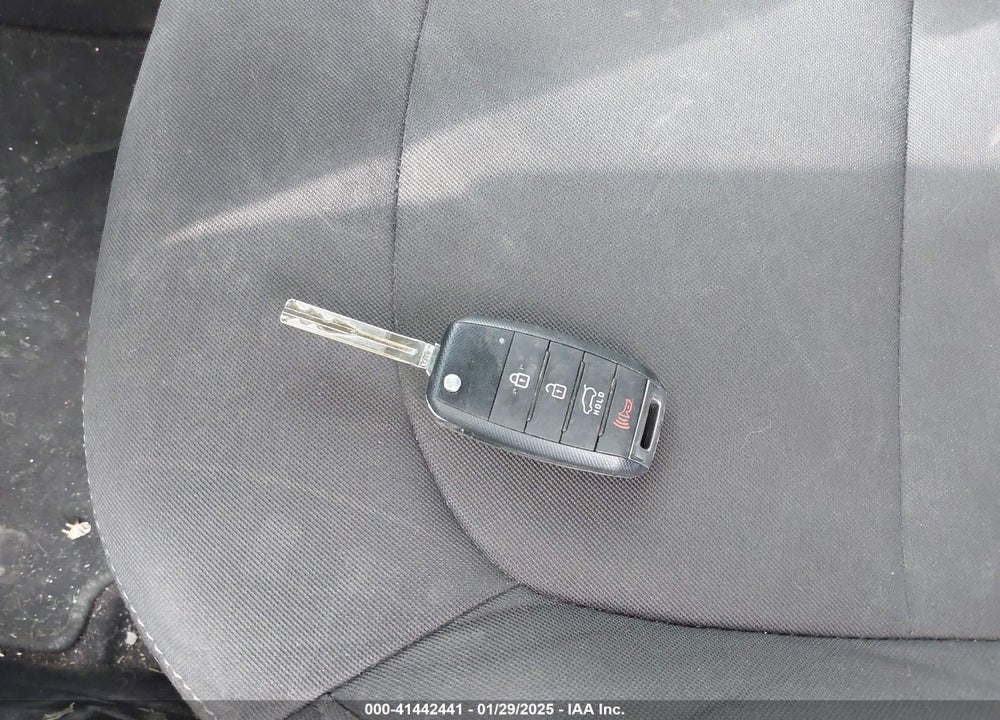 2016 KIA SOUL VIN: KNDJN2A28G7359695