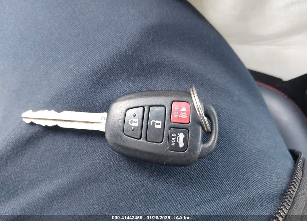 2016 TOYOTA CAMRY VIN: 4T1BF1FK7GU138154