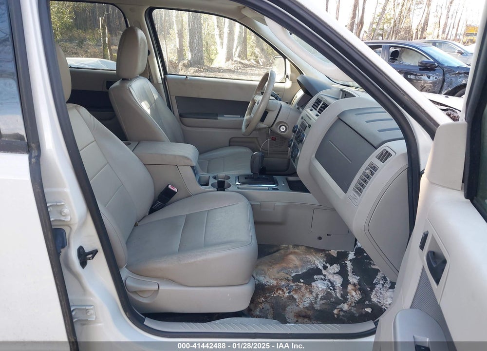 2011 FORD ESCAPE XLT VIN: 1FMCU9DG2BKB28403