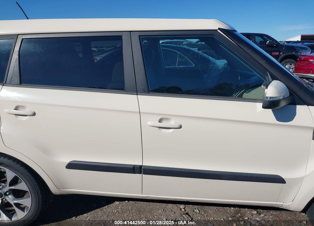 2012 KIA SOUL VIN: KNDJT2A62C7371120