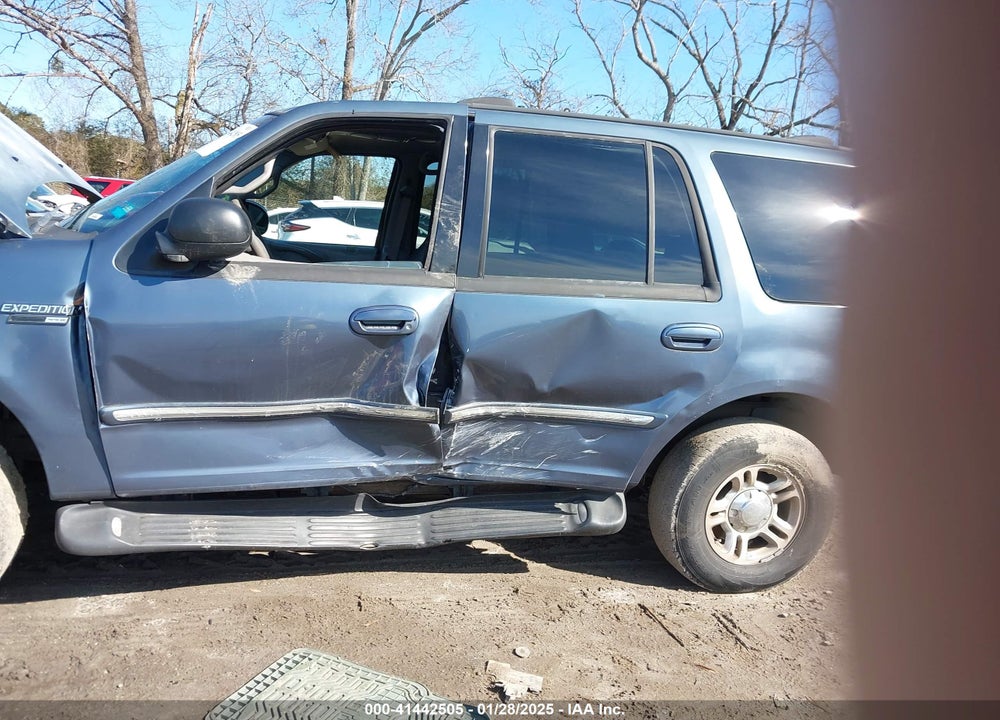 2001 FORD EXPEDITION XLT VIN: 1FMPU16L41LA35288