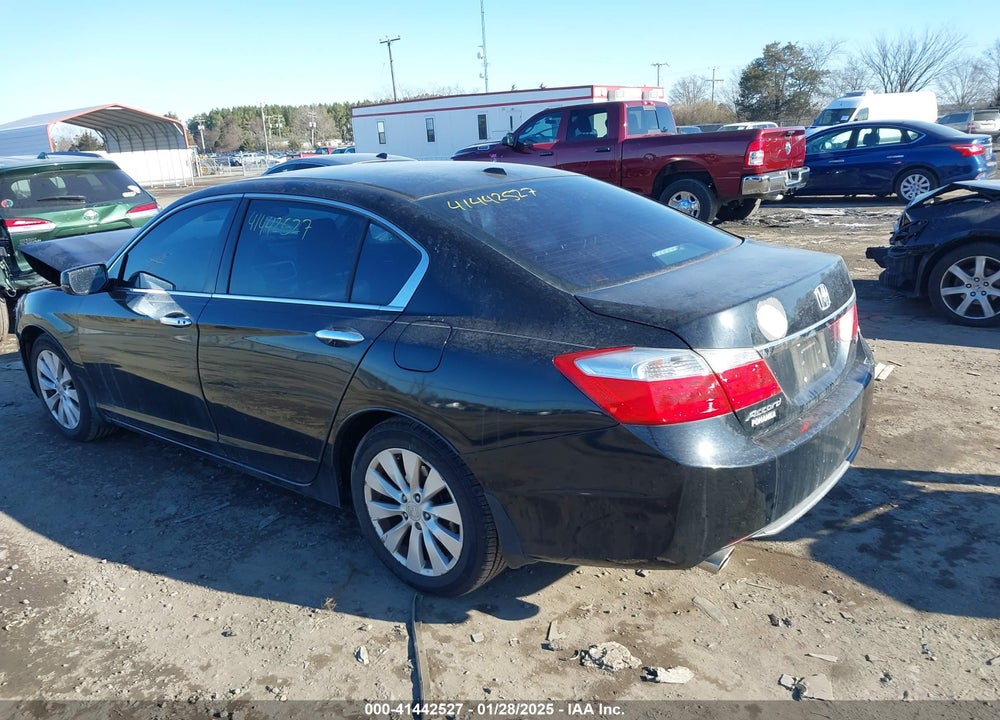 2015 HONDA ACCORD VIN: 1HGCR3F88FA033835