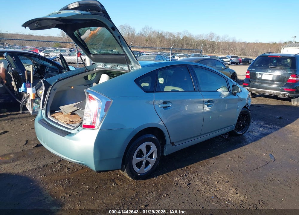 2014 TOYOTA PRIUS TWO VIN: JTDKN3DUXE1770295