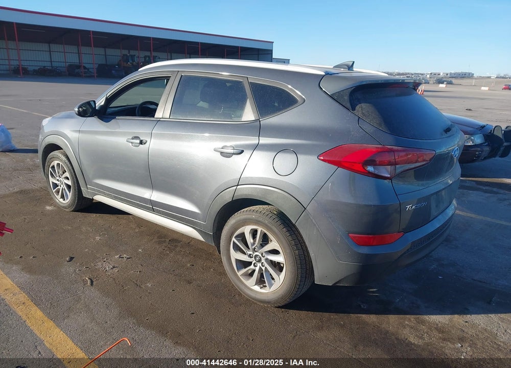 2018 HYUNDAI TUCSON VIN: KM8J33A48JU691475