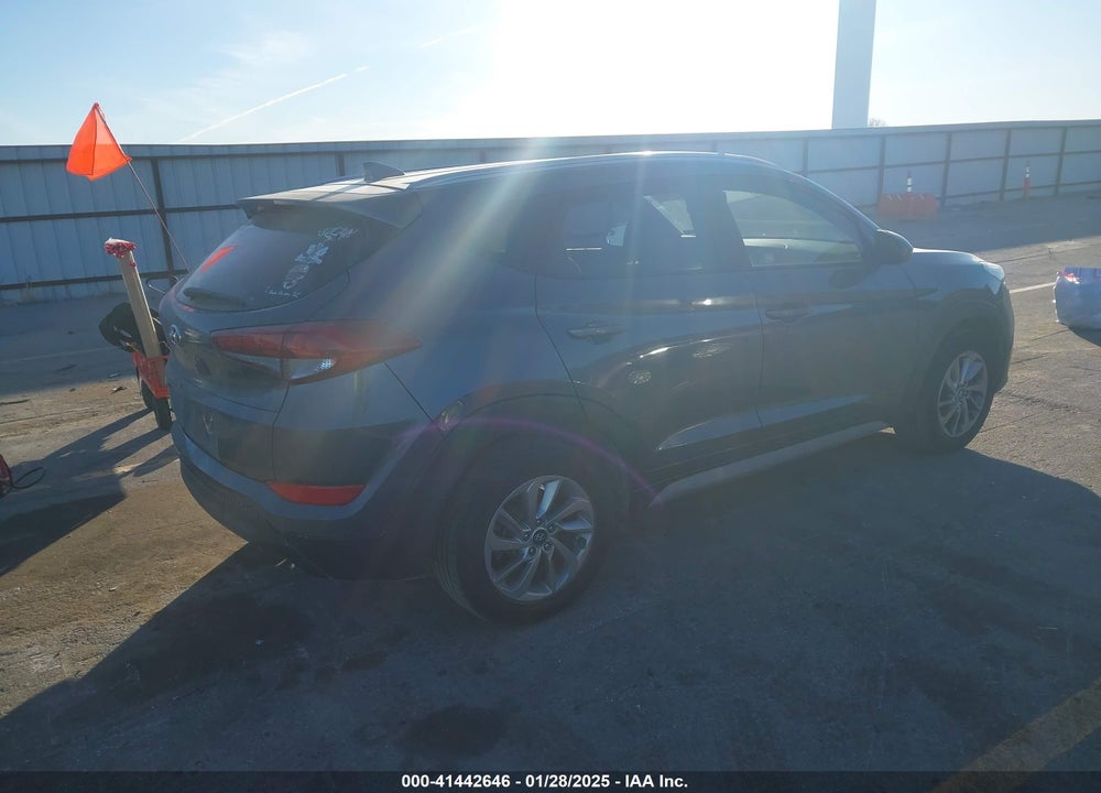 2018 HYUNDAI TUCSON VIN: KM8J33A48JU691475
