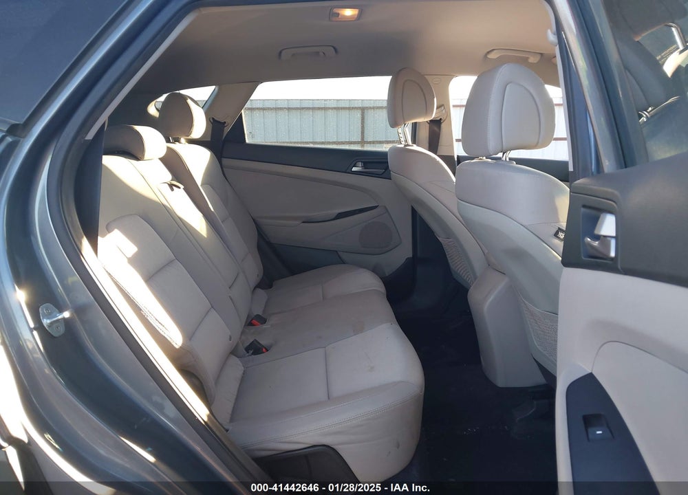 2018 HYUNDAI TUCSON VIN: KM8J33A48JU691475