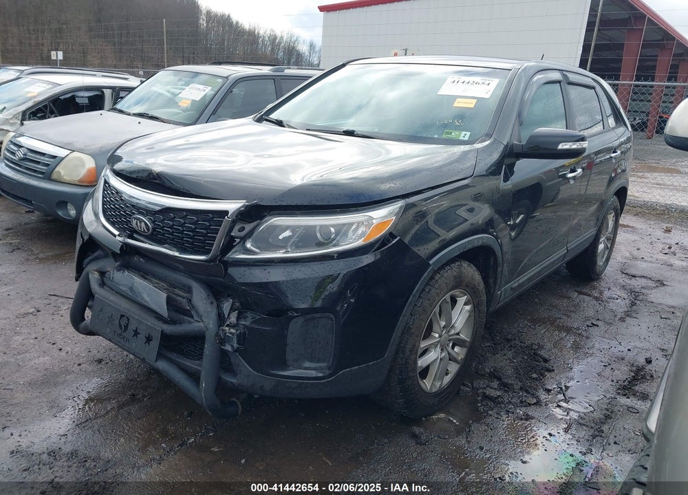 2014 KIA SORENTO LX VIN: 5XYKT3A65EG426725