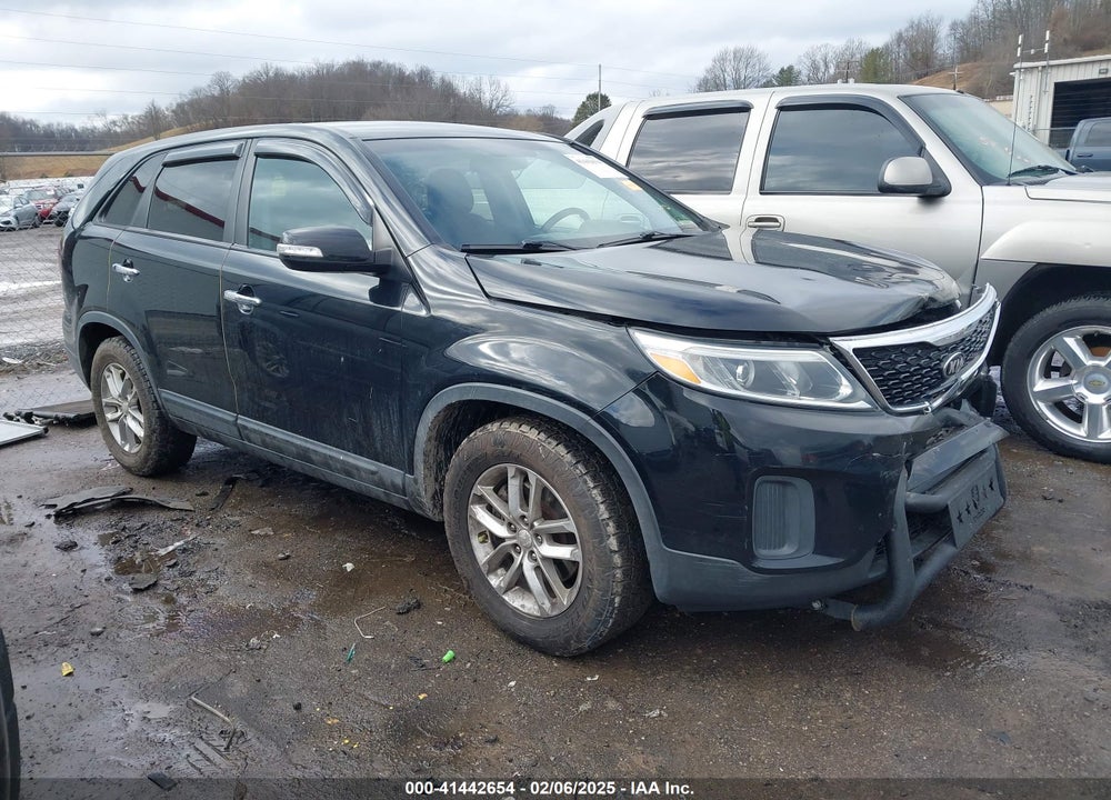 2014 KIA SORENTO LX VIN: 5XYKT3A65EG426725