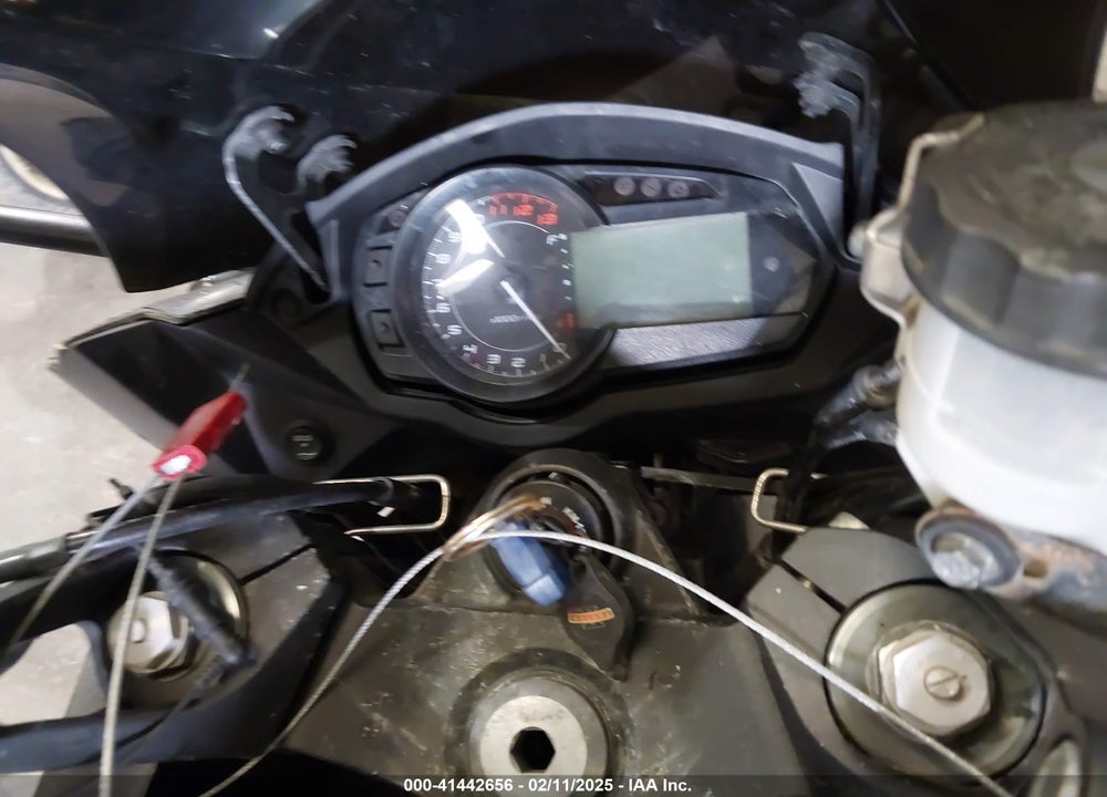 2011 KAWASAKI ZX1000 G VIN: JKAZXCG11BA001328