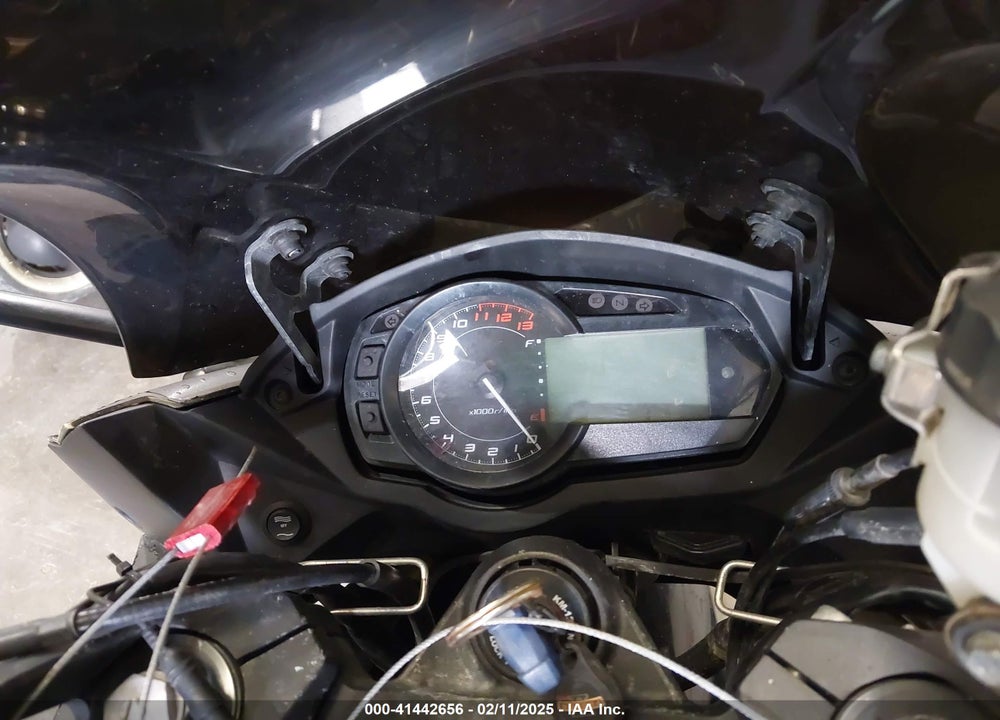 2011 KAWASAKI ZX1000 G VIN: JKAZXCG11BA001328