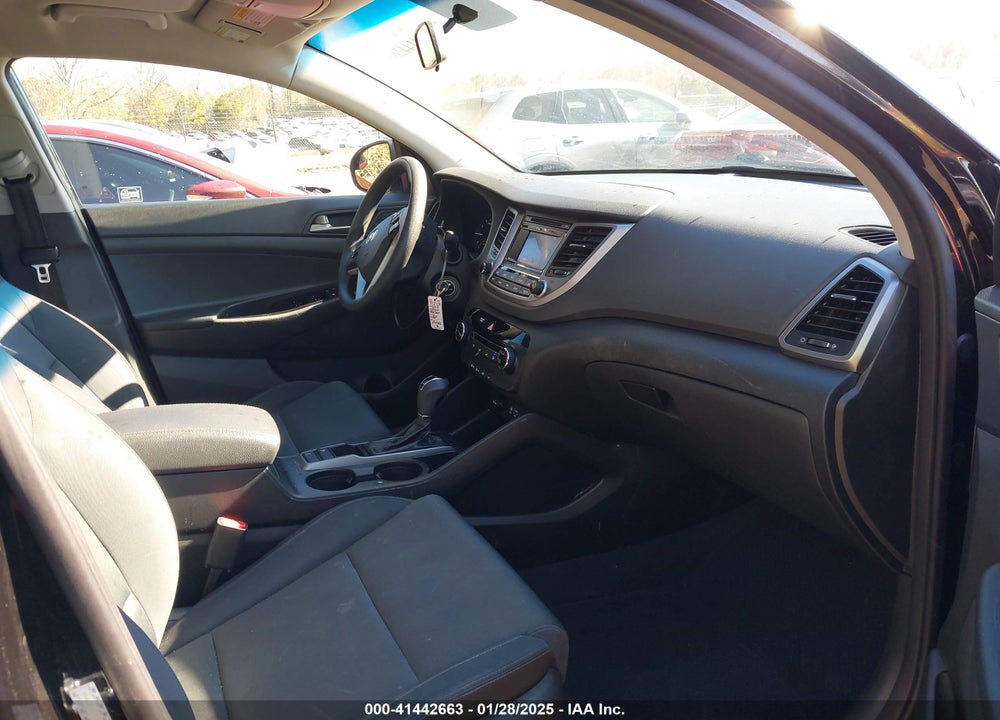 2018 HYUNDAI TUCSON SE VIN: KM8J2CA40JU767225