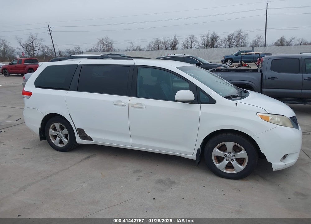 2011 TOYOTA SIENNA LE V6 VIN: 5TDKK3DC3BS060783