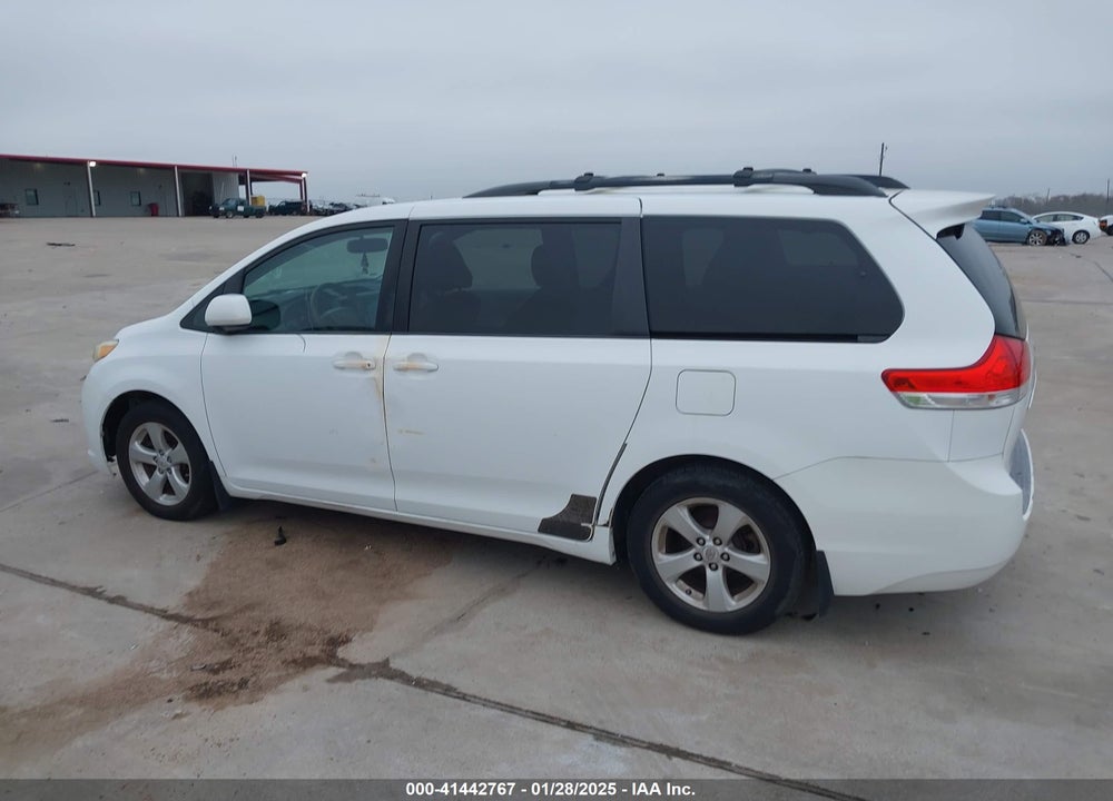 2011 TOYOTA SIENNA LE V6 VIN: 5TDKK3DC3BS060783