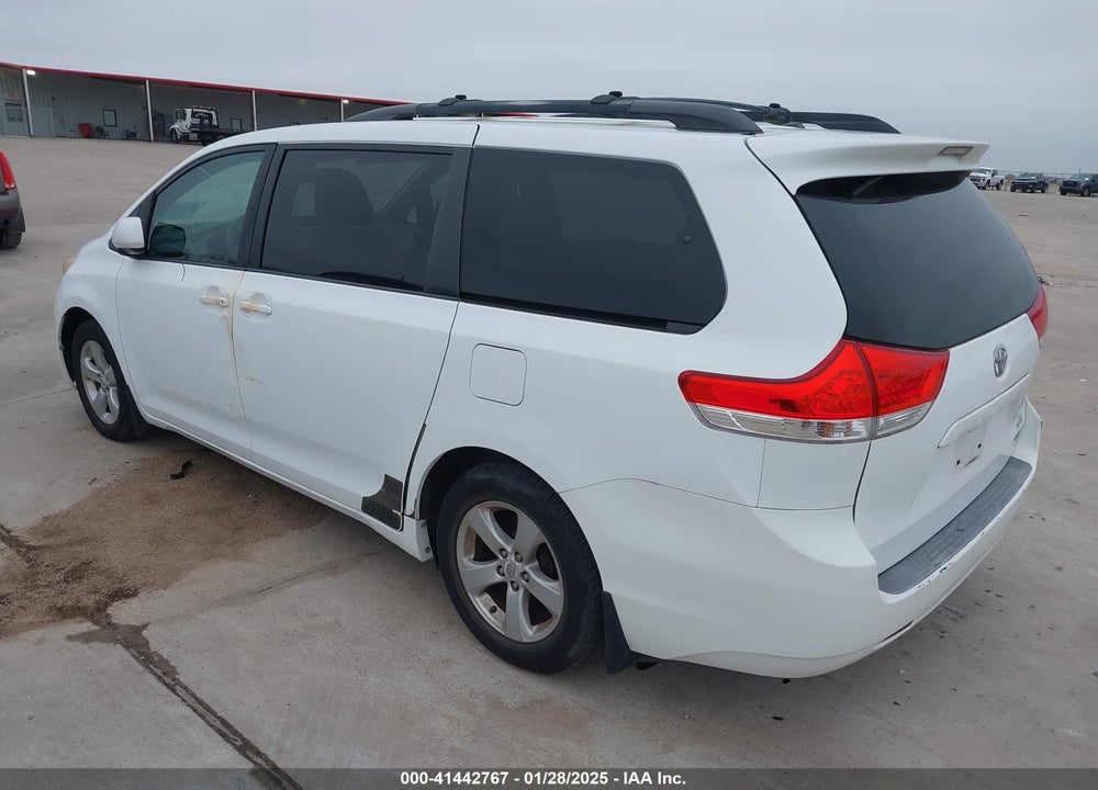 2011 TOYOTA SIENNA LE V6 VIN: 5TDKK3DC3BS060783