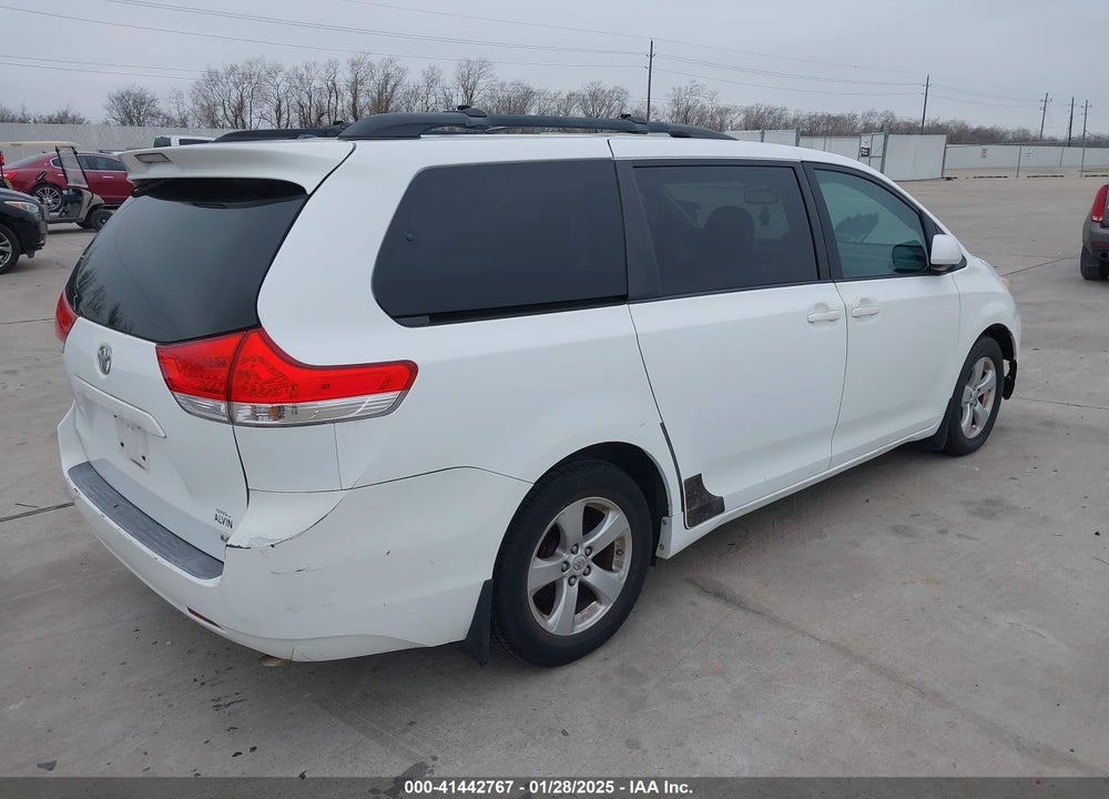 2011 TOYOTA SIENNA LE V6 VIN: 5TDKK3DC3BS060783