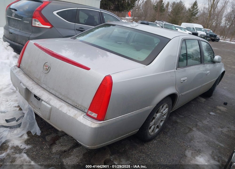2010 CADILLAC DTS VIN: 1G6KA5EY2AU122146