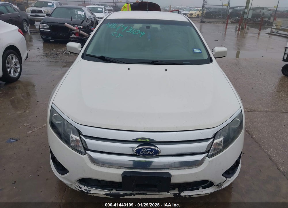 2011 FORD FUSION VIN: 3FAHP0HA2BR123660