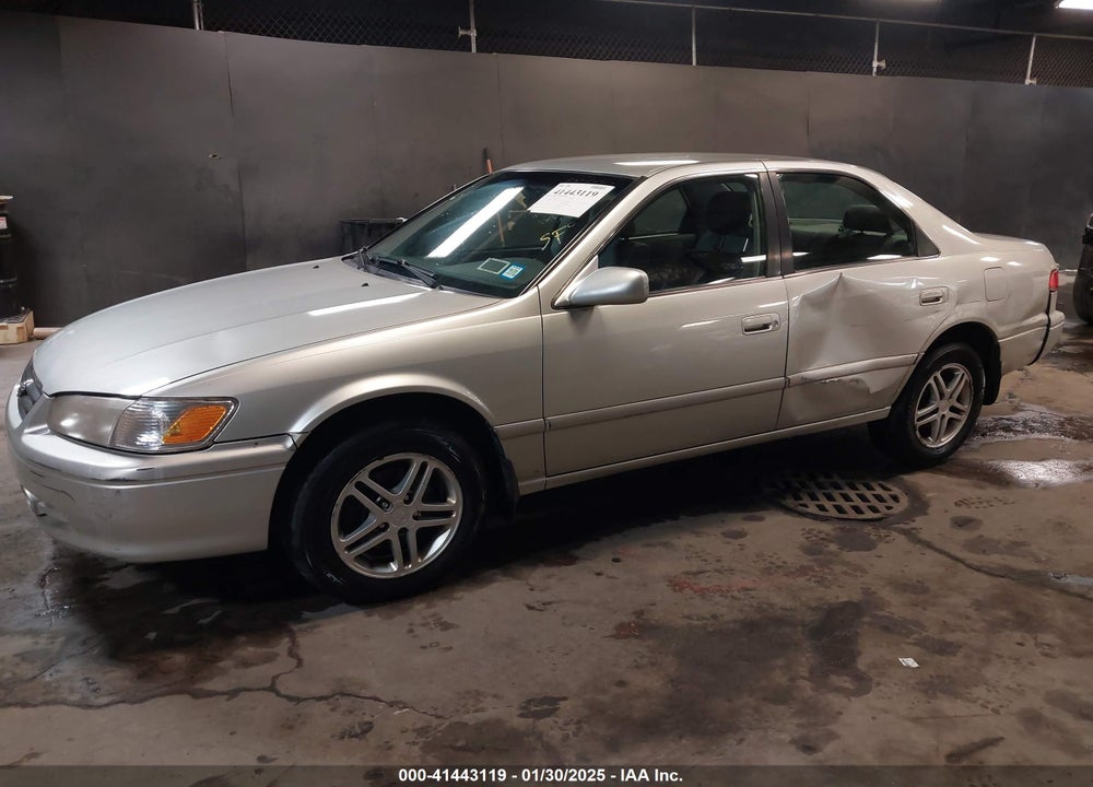2000 TOYOTA CAMRY LE VIN: JT2BG22KXY0523299