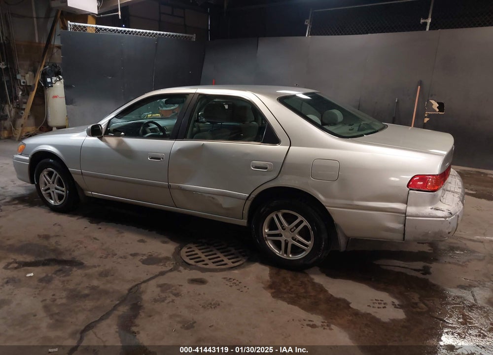 2000 TOYOTA CAMRY LE VIN: JT2BG22KXY0523299
