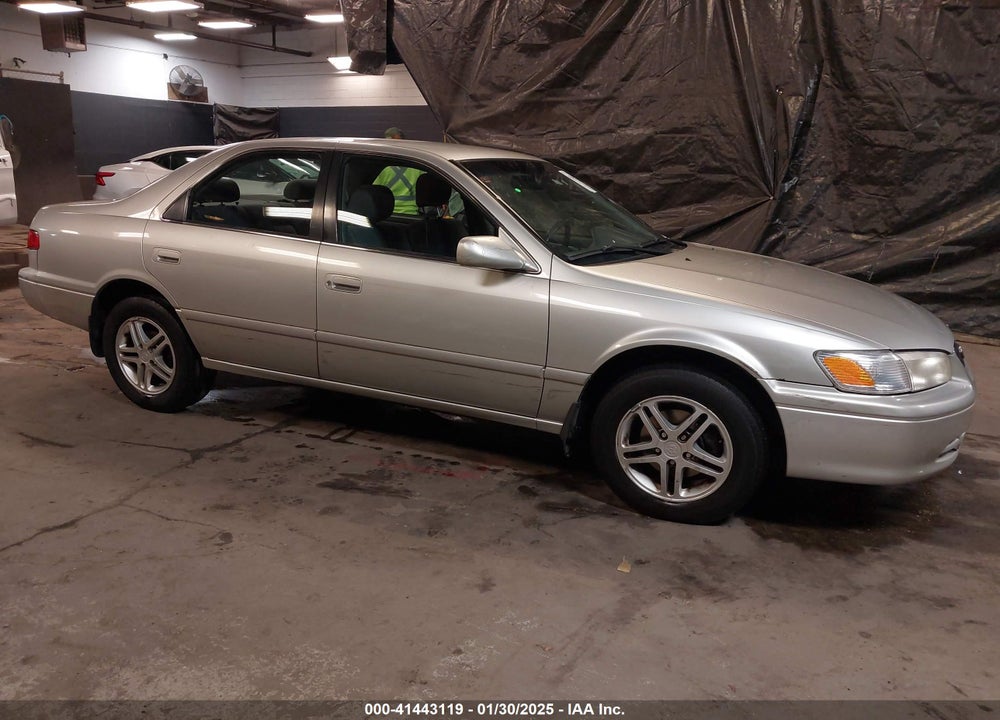 2000 TOYOTA CAMRY LE VIN: JT2BG22KXY0523299