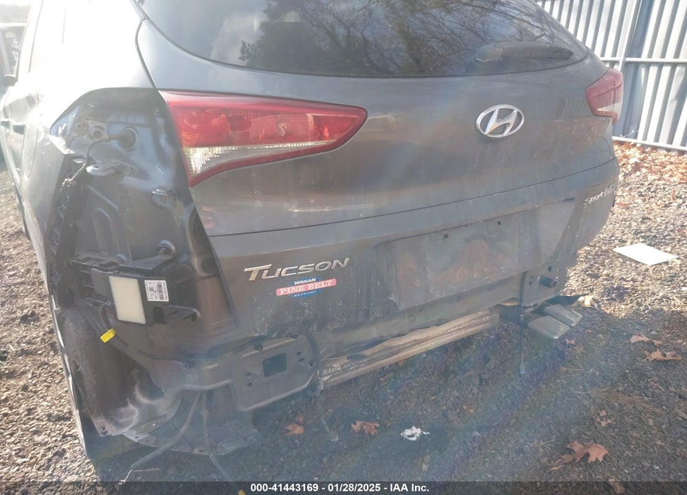 2016 HYUNDAI TUCSON SPORT VIN: KM8J33A21GU232747