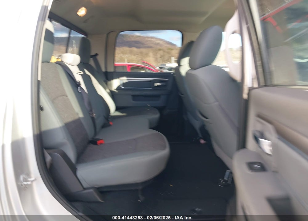 2019 RAM 1500 CLASSIC VIN: 1C6RR7TT3KS553011