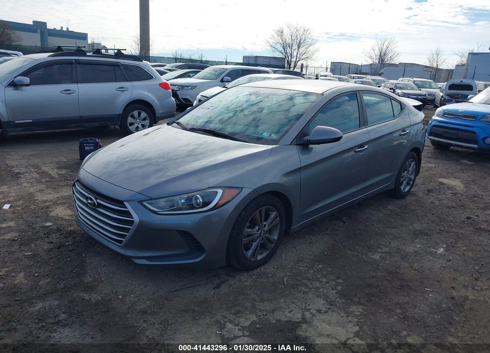 2017 HYUNDAI ELANTRA VIN: KMHD84LF3HU227474