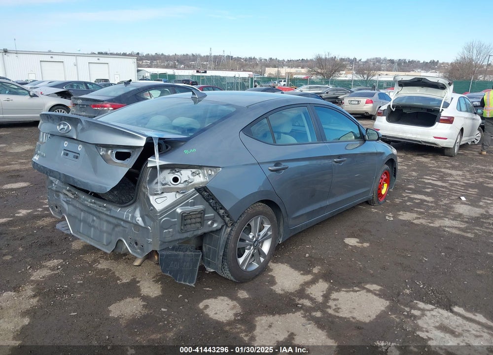 2017 HYUNDAI ELANTRA VIN: KMHD84LF3HU227474