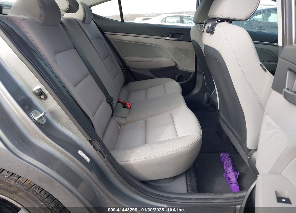 2017 HYUNDAI ELANTRA VIN: KMHD84LF3HU227474