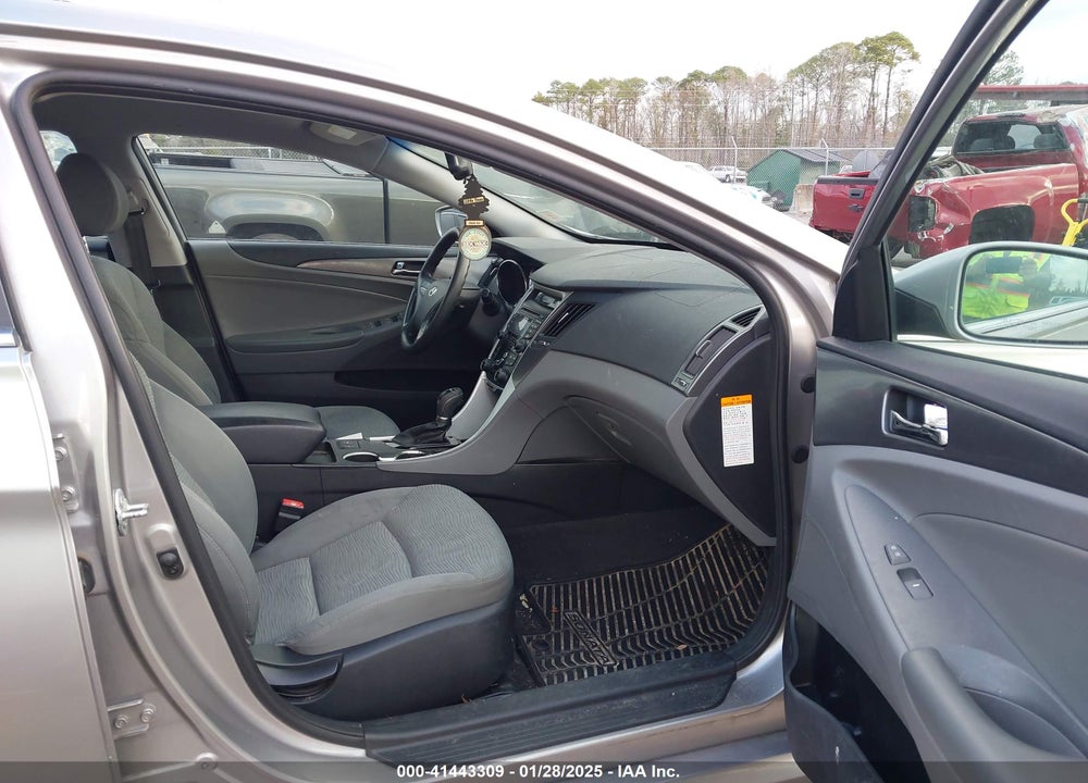 2013 HYUNDAI SONATA HYBRID VIN: KMHEC4A48DA071111