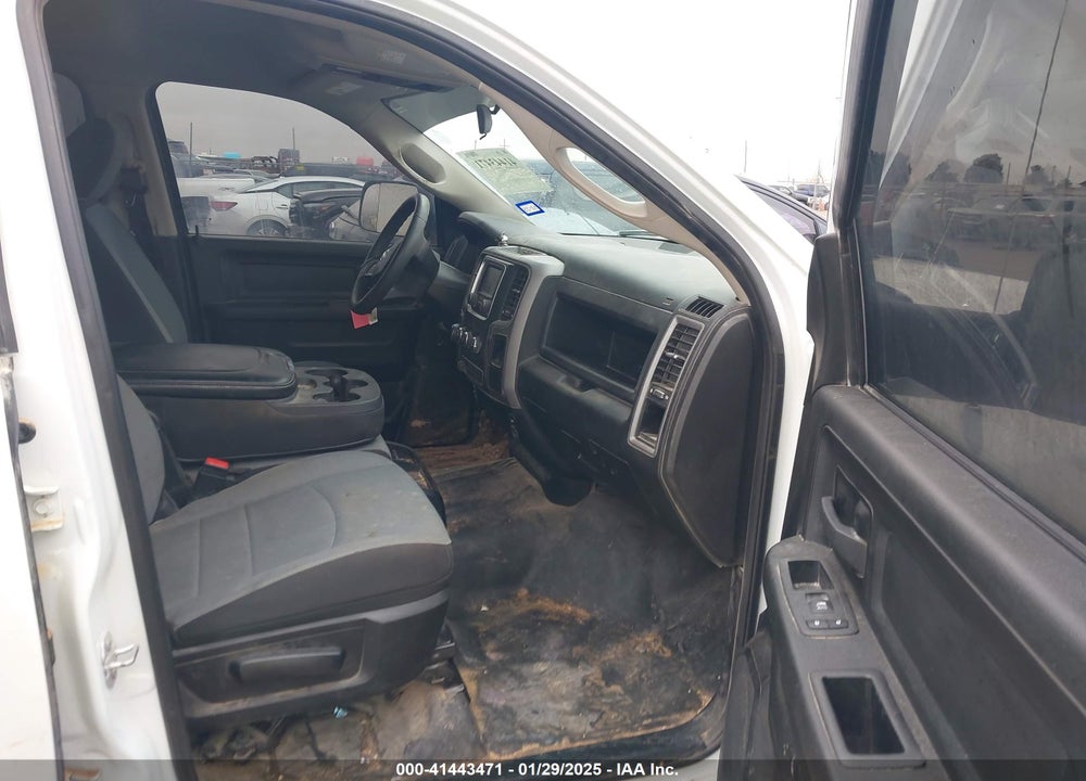 2022 RAM 1500 CLASSIC TRADESMAN 4X4 5'7 BOX VIN: 3C6RR7KG3NG413413