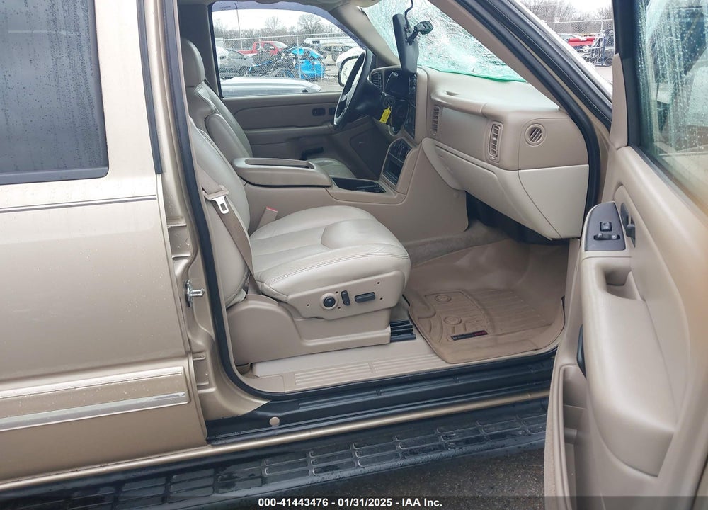 2005 CHEVROLET SUBURBAN 1500 LT VIN: 1GNFK16Z75J237318