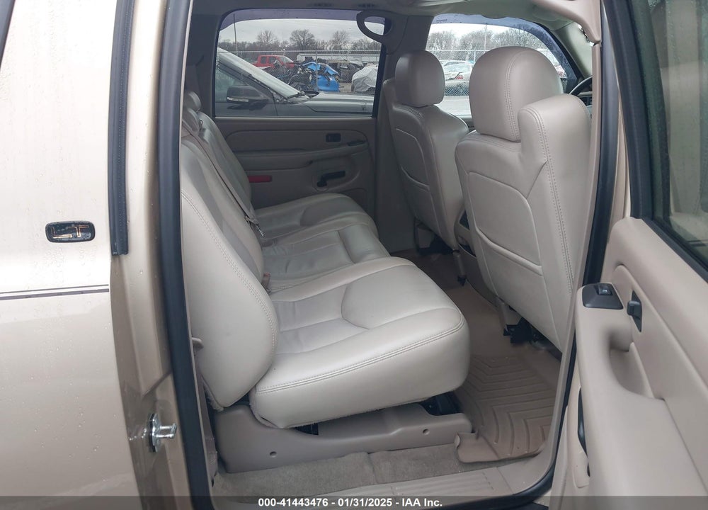 2005 CHEVROLET SUBURBAN 1500 LT VIN: 1GNFK16Z75J237318