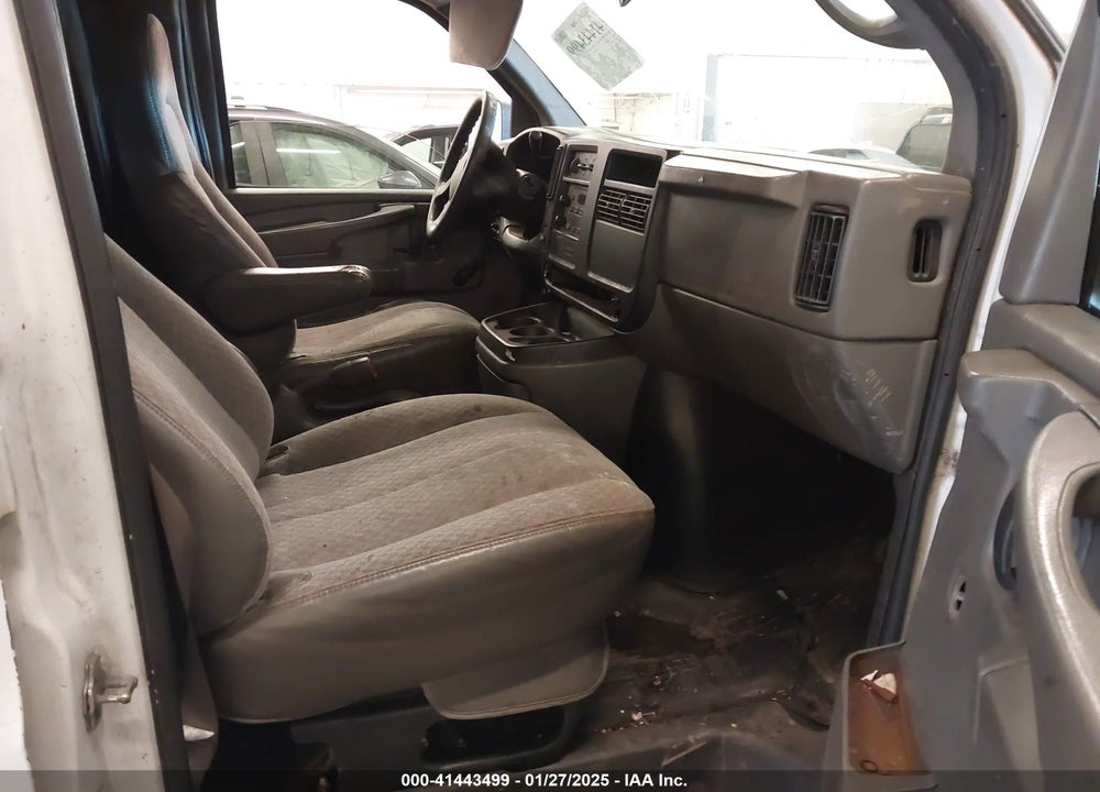 2006 CHEVROLET EXPRESS WORK VAN VIN: 1GCFG15X261210944