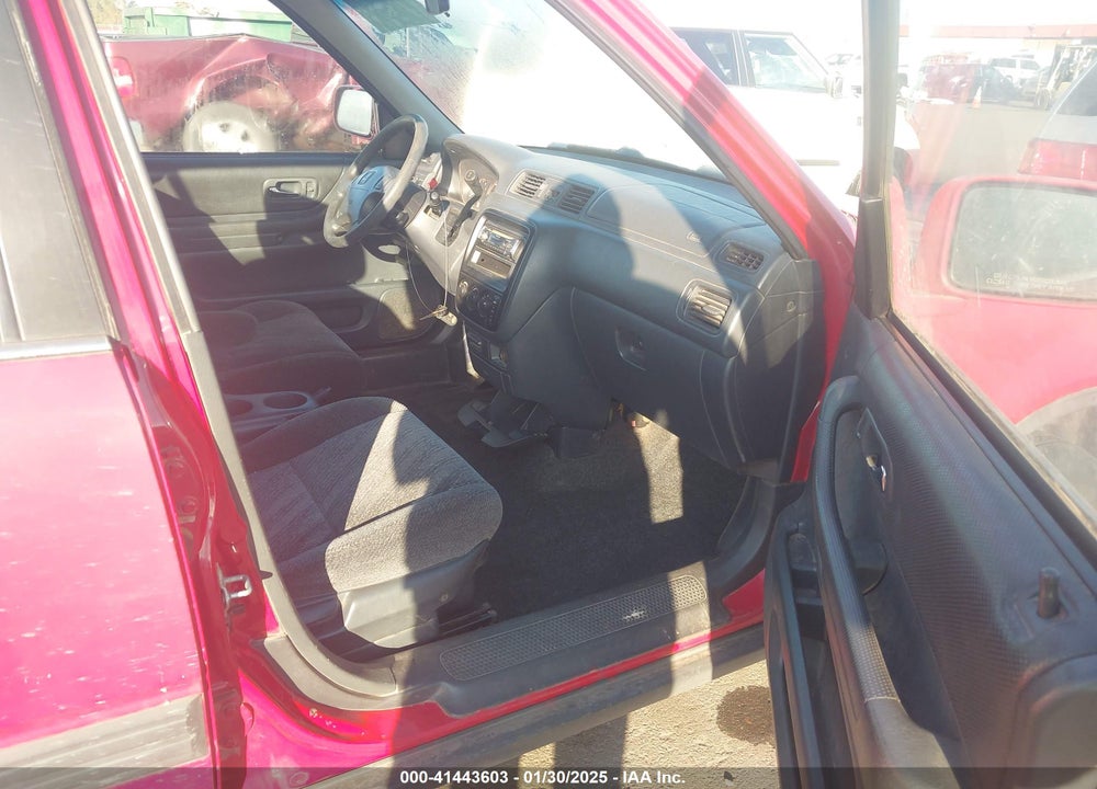 2000 HONDA CR-V VIN: JHLRD1869YC009867
