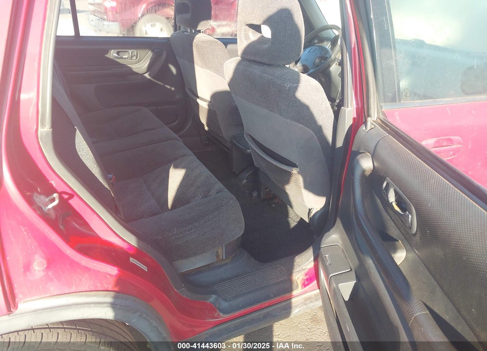 2000 HONDA CR-V VIN: JHLRD1869YC009867