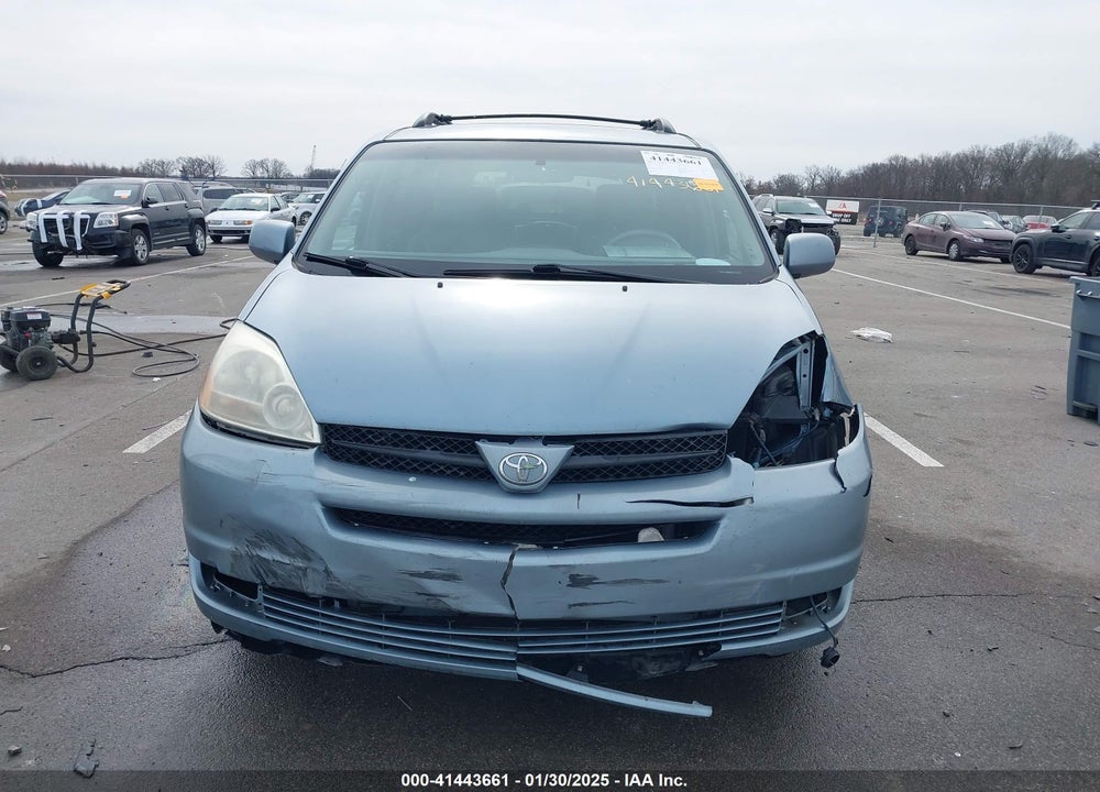 2005 TOYOTA SIENNA XLE VIN: 5TDZA22C25S252702
