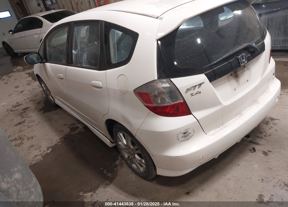 2010 HONDA FIT VIN: JHMGE8H43AC011448